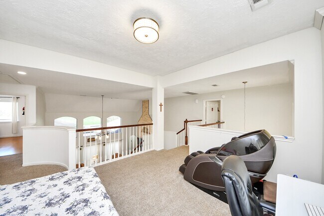 Building Photo - 922 Bayhill Dr