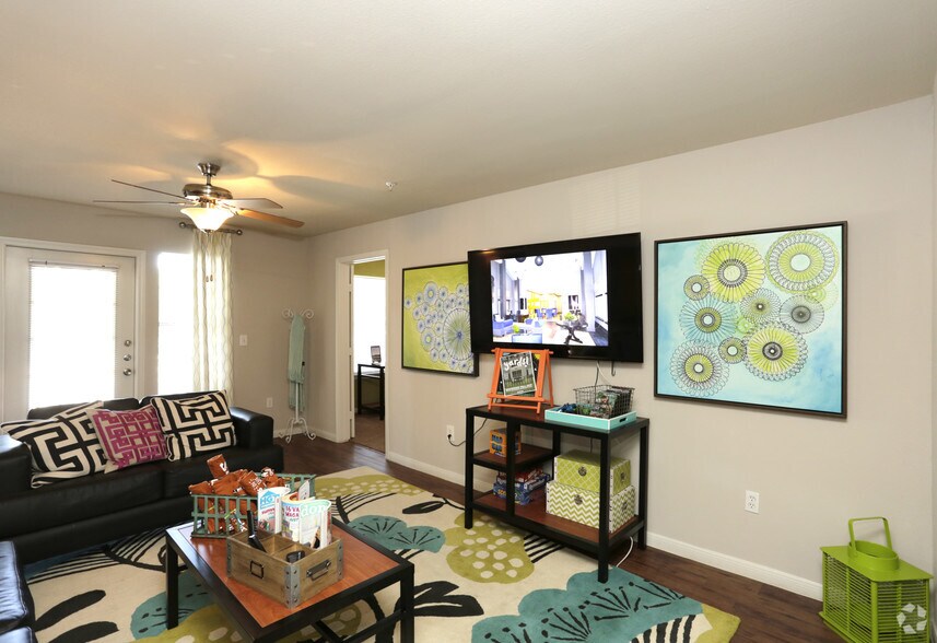 University Village At Austin Tx Apartment Finder