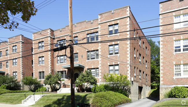 Shady Drive East Apartments - Pittsburgh, PA | Apartment Finder