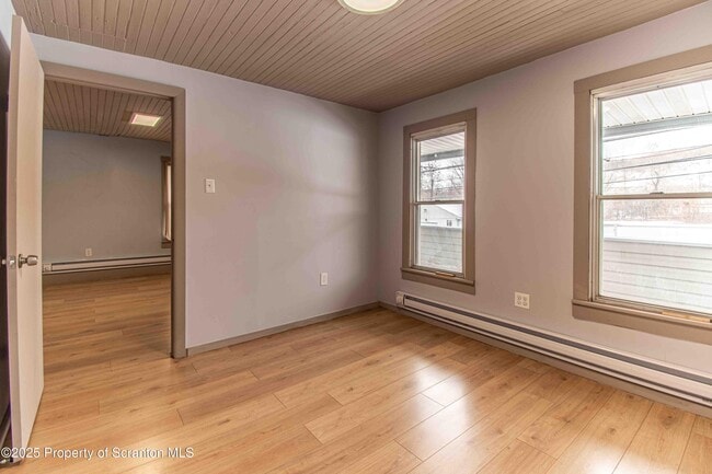 Building Photo - 540 N Main St