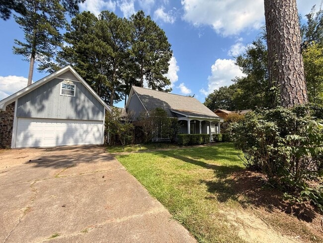 Building Photo - Spacious 4BR Home in Desirable North Columbus
