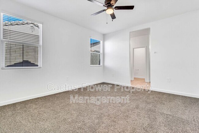 Building Photo - 2108 W Sheridan Ave