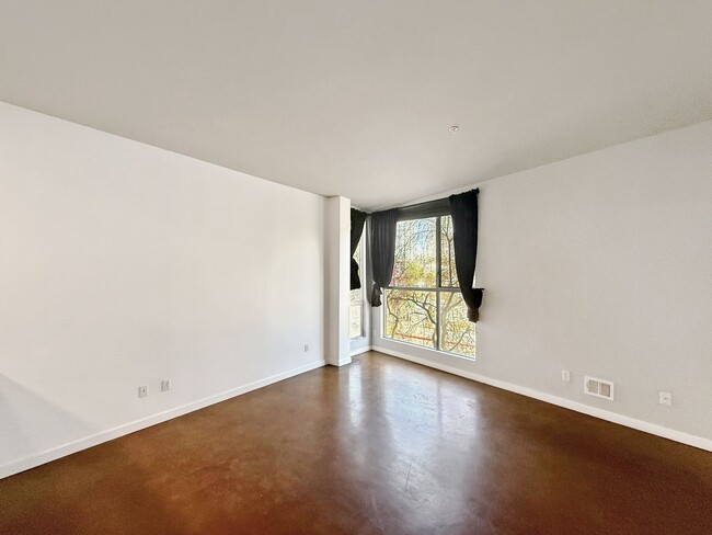 Building Photo - Adorable 1 bedroom, 1 bathroom condo in Do...