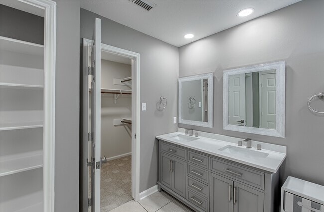 Building Photo - 3607 Hampstead Ct