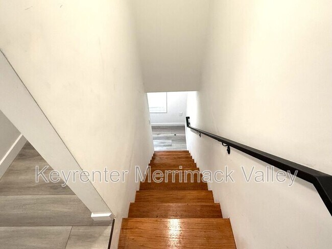 Building Photo - 61 Chapel St