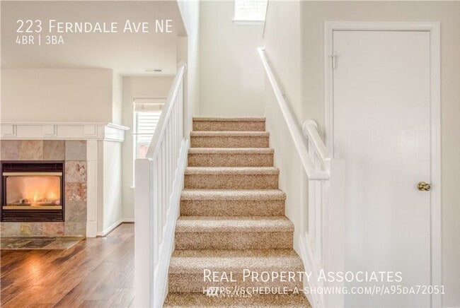 Building Photo - 223 Ferndale Ave NE