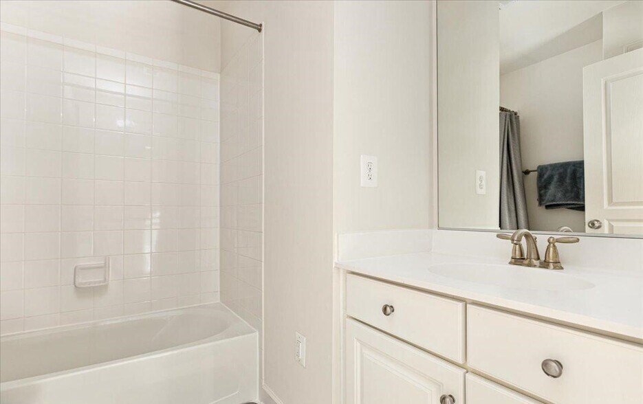 Building Photo - 25217 Beach Pl