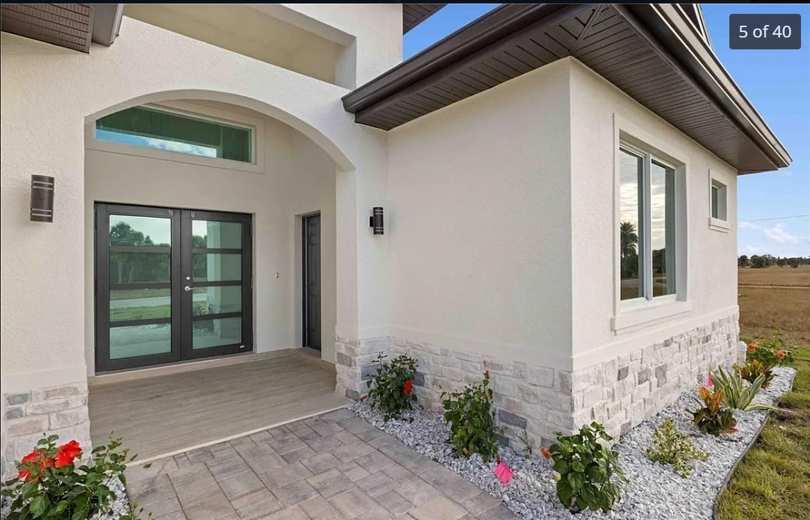 Building Photo - 38 Lark Dr