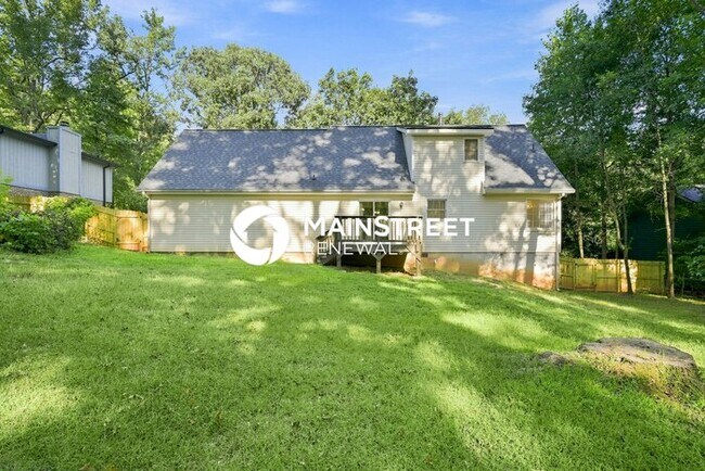 Building Photo - 3 Bedroom Pet-Friendly Home in Conyers, GA with Main Street Renewal