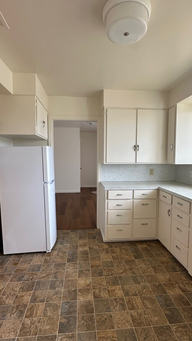 Building Photo - 3511 Albee St