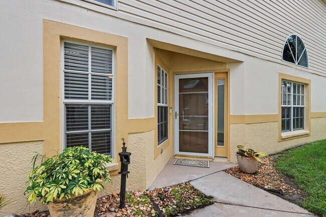 Building Photo - 6600 Gentle Ben Cir