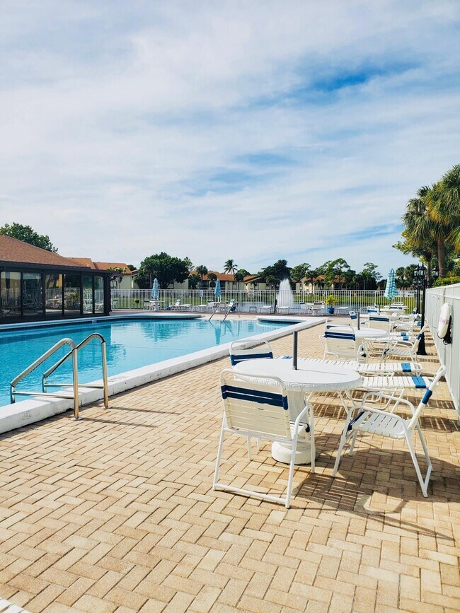 Building Photo - 3561 Pine Needle Dr