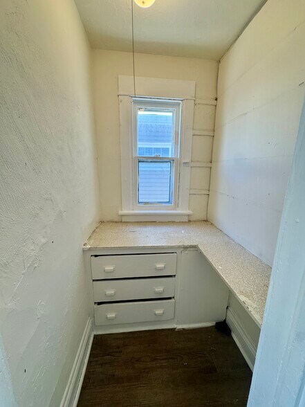 Building Photo - 906 Charlotte St