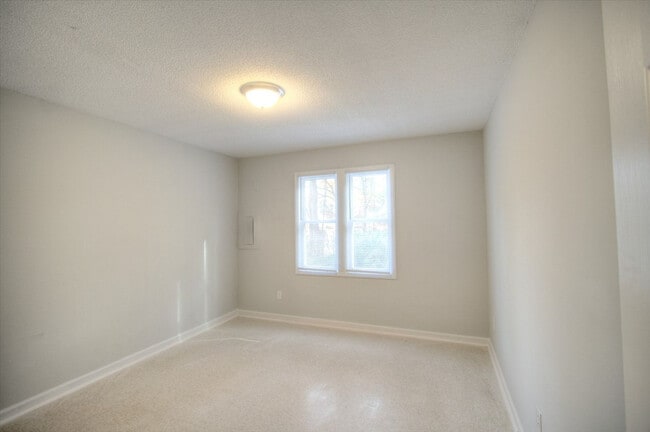 Building Photo - 916 Fiske St