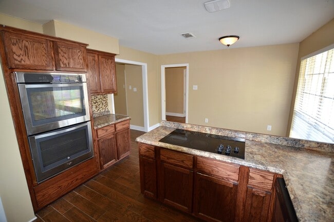 Building Photo - Newly Renovated 3 Bedroom Home in Sherwood...