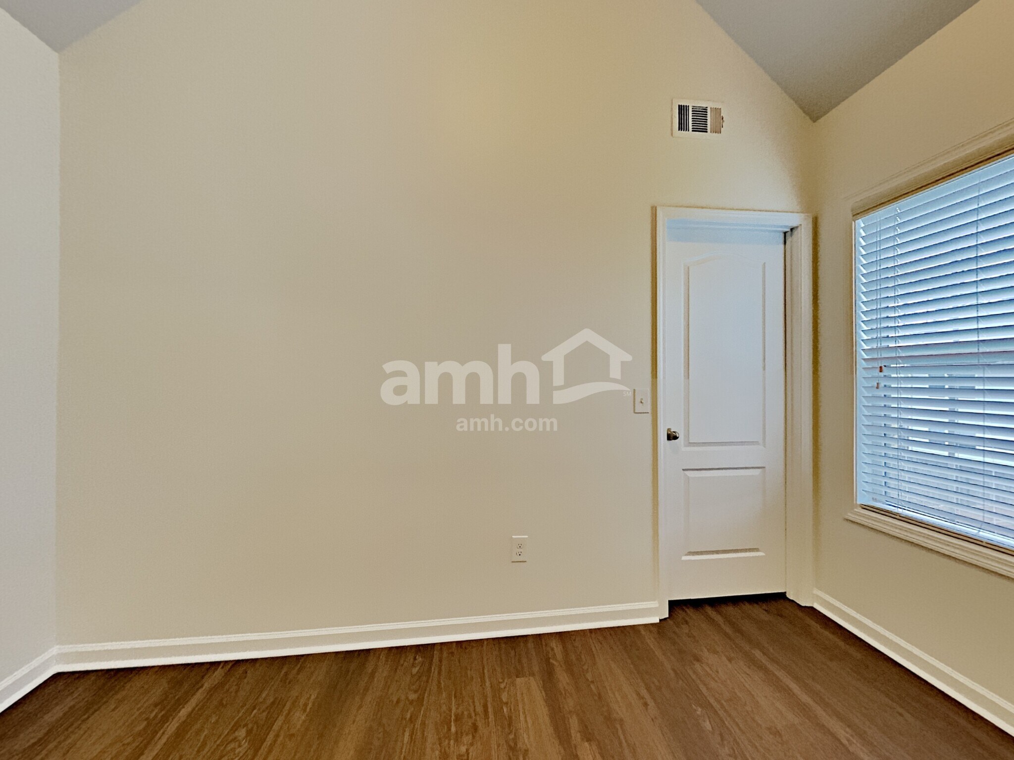 Building Photo - 3199 Arbor Oaks Dr SW