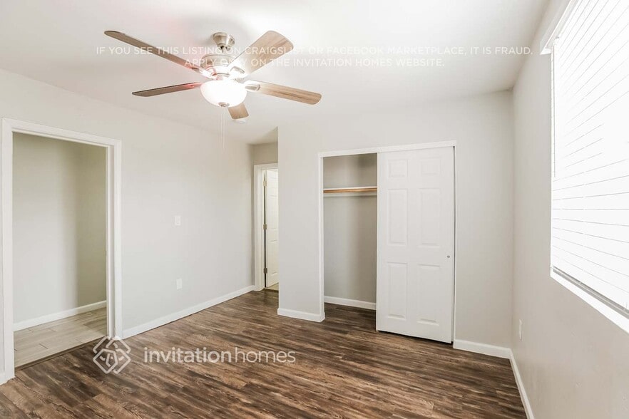 Building Photo - 11235 W Hopi St