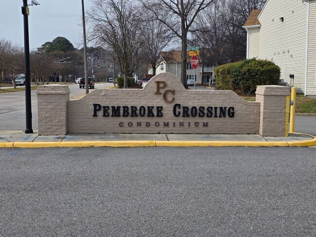Building Photo - PEMBROKE CROSSING CONDOS