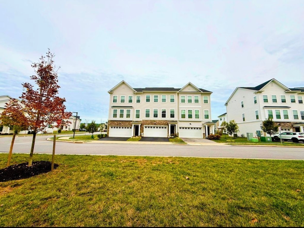 Building Photo - 119 Livingston Ln