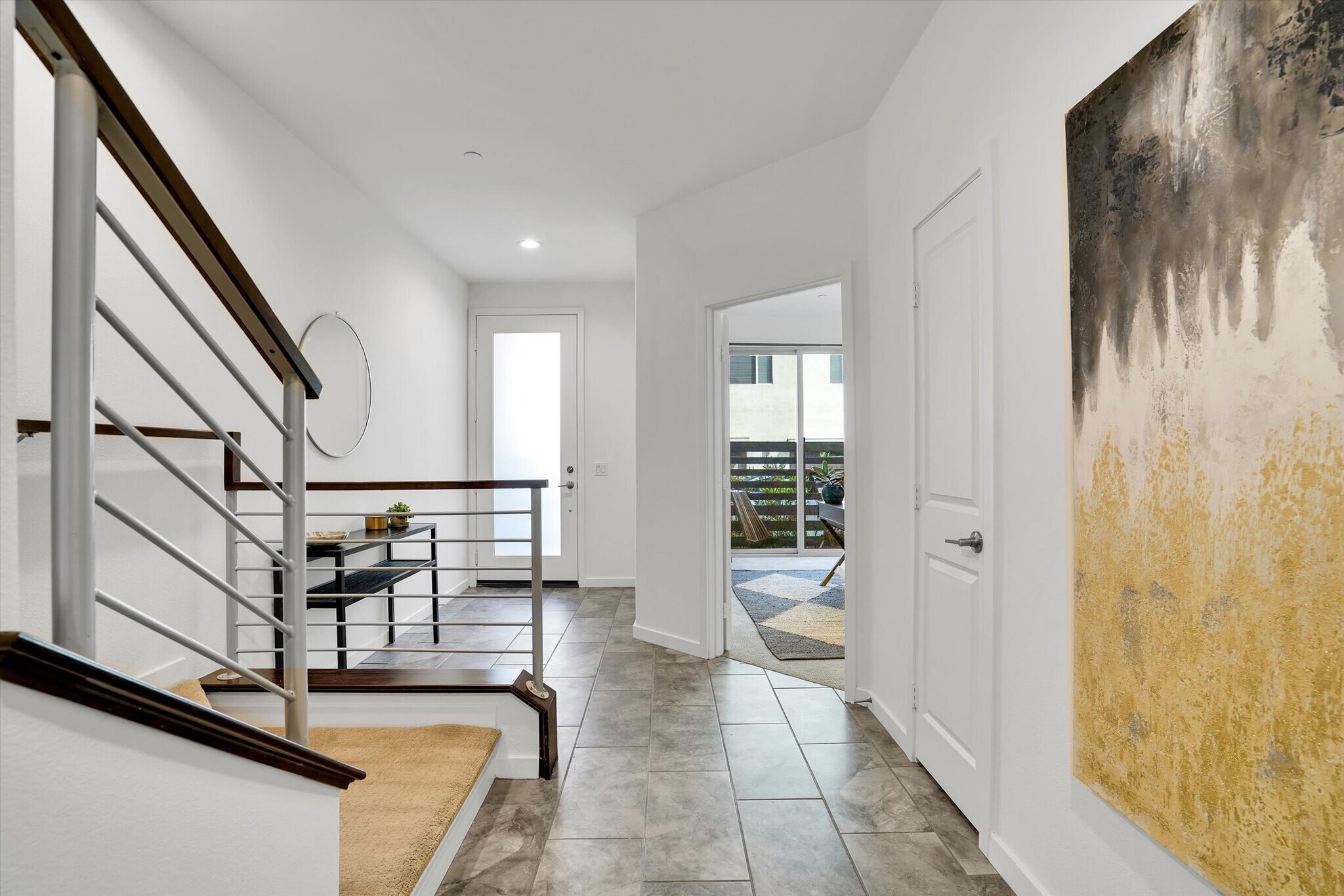 Building Photo - 1512 W Artesia Sq