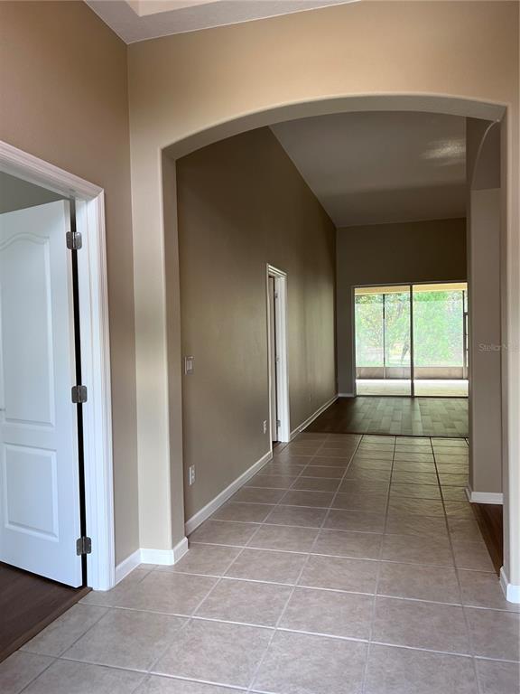 Building Photo - 1713 Winding Oaks Dr