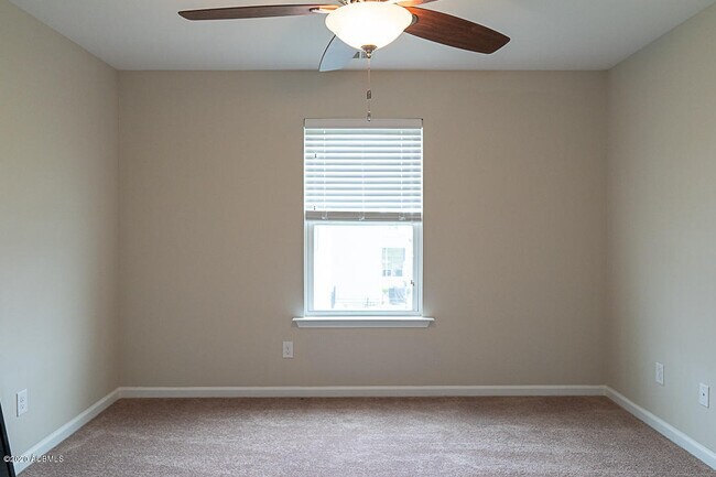 Building Photo - 81 Saluda Way