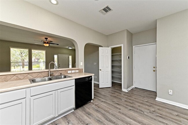 Building Photo - 1227 Cardigan St