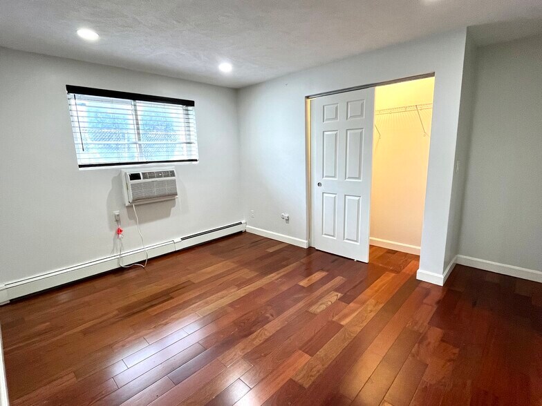 Building Photo - 383 Langley Rd