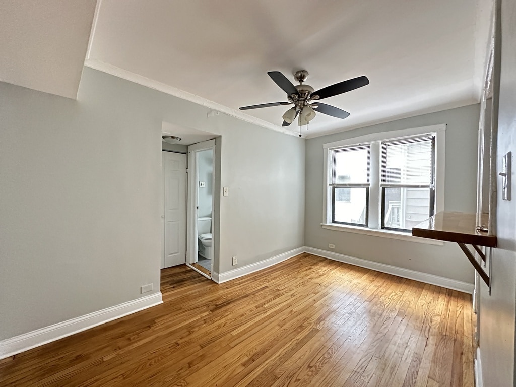Building Photo - 7000 N Paulina St