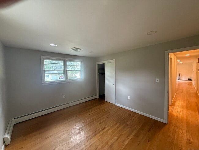 Building Photo - 40 Greenfield Dr