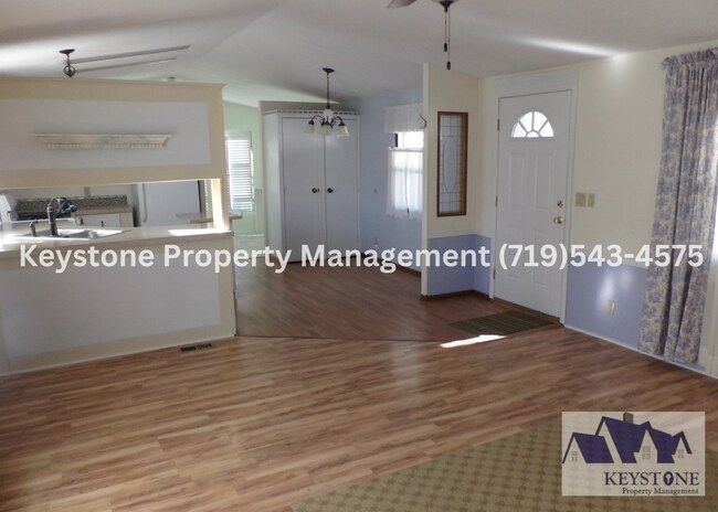 Building Photo - 886 S Dante Dr
