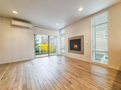 Primary Photo - AVAILABLE NOW! Gorgeous 3 Bedroom Near Alki Beach with Private Rooftop Deck