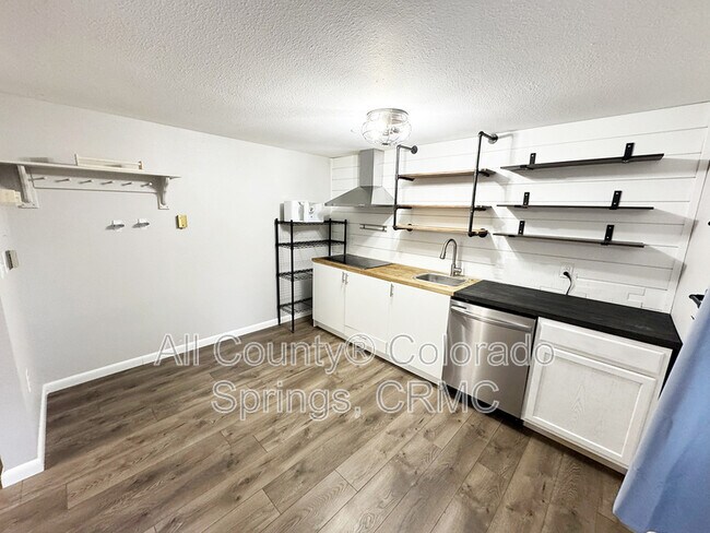 Building Photo - 460 Wintery Cir N