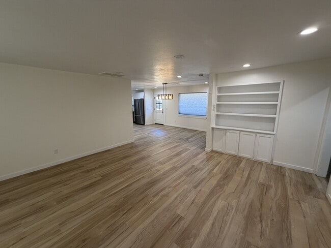 Building Photo - 4502 Jordan Ave