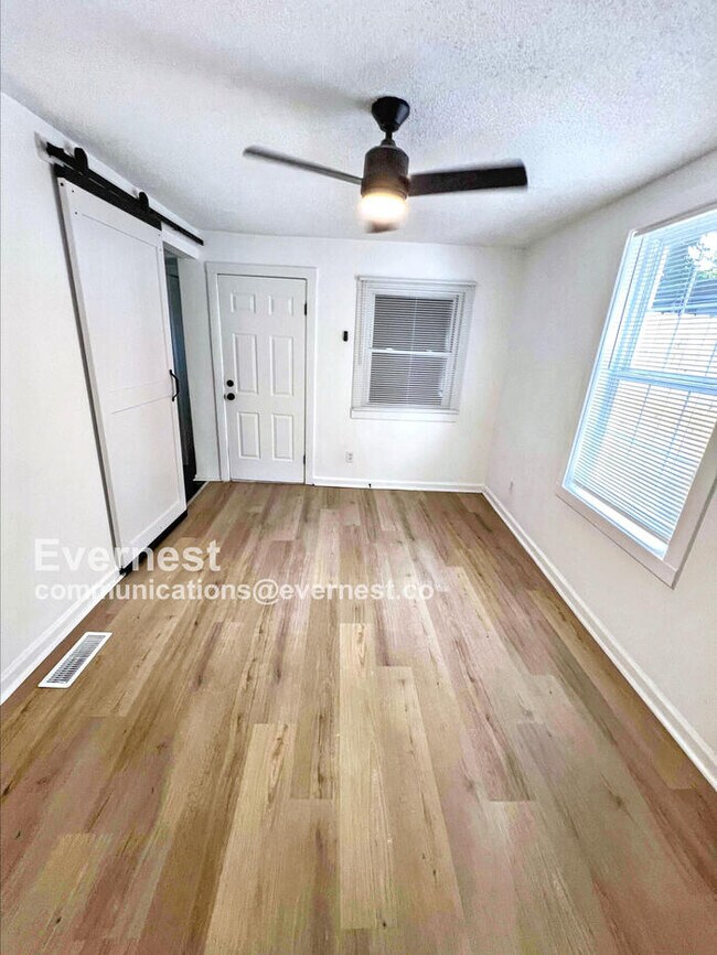 Building Photo - 2243 Spruce Ave