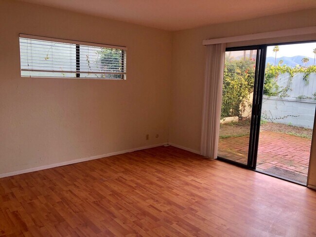 Building Photo - Pierpont Beach Home