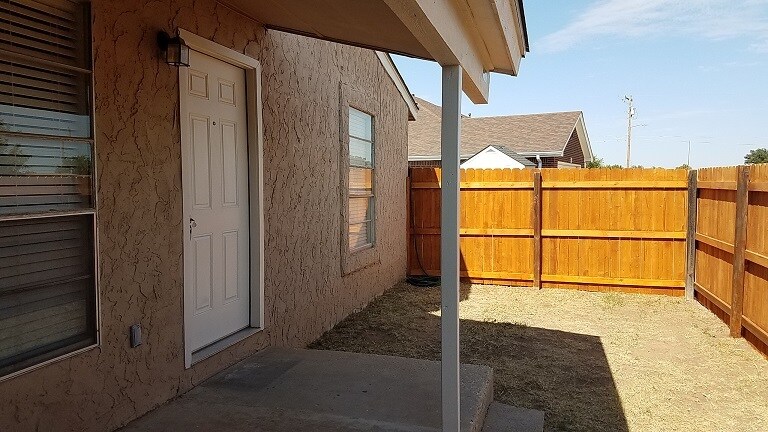 Building Photo - 123 N Glenwood Dr