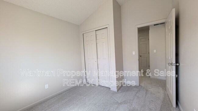 Building Photo - 5480 Mule Deer Dr