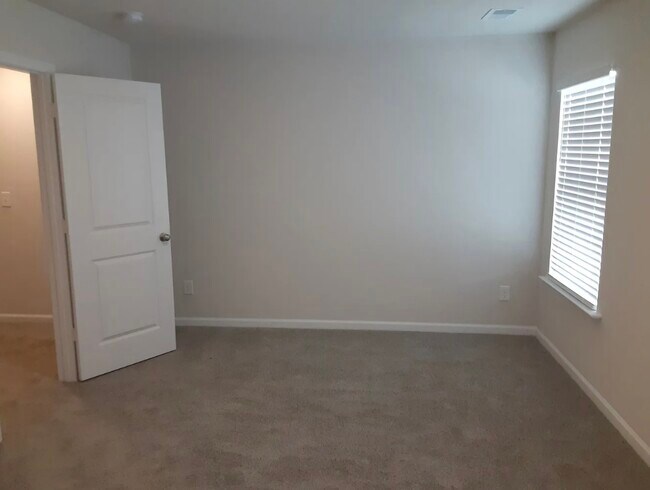 Building Photo - 938 Drake Grv Ln
