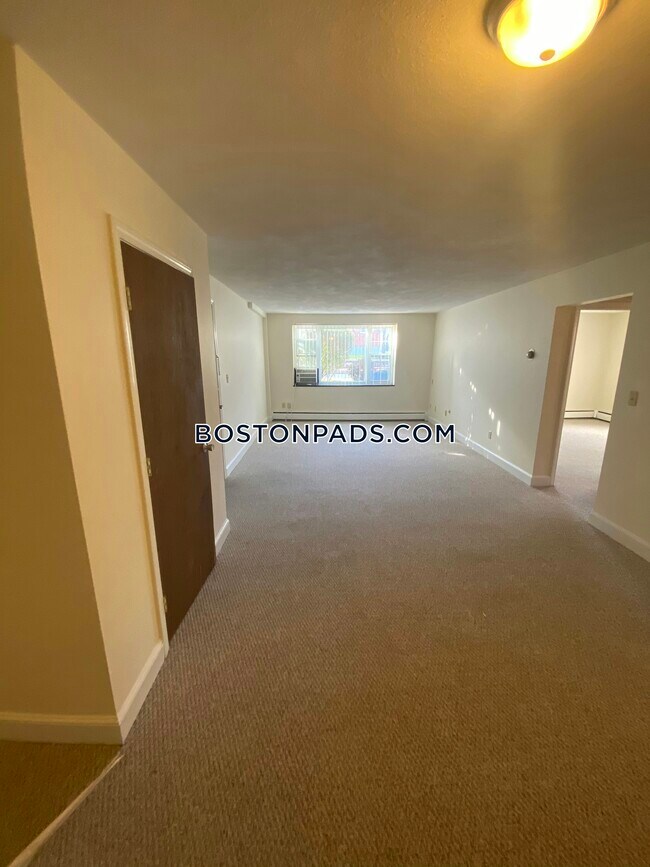 Building Photo - 4 Brattle Dr