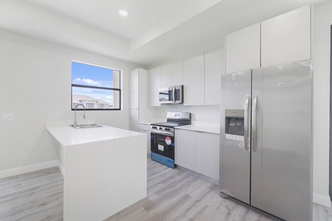 Building Photo - 3216 53rd St W