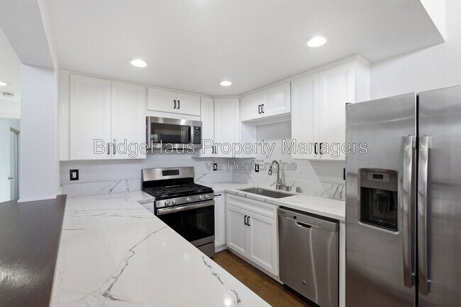Building Photo - 7328 Tooma St