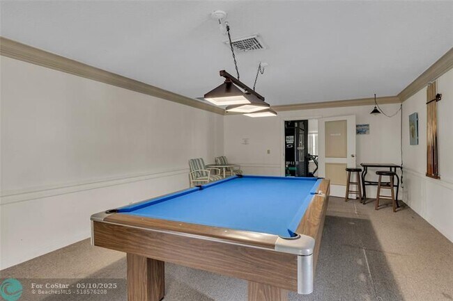 Building Photo - 160 Cypress Club Dr