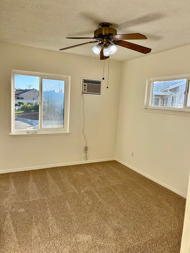 Building Photo - GREAT 3BD HOUSE WITH INCREDIBLE OUTDOOR SPACE!