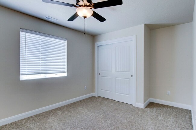 Building Photo - Brand New Spacious Townhome