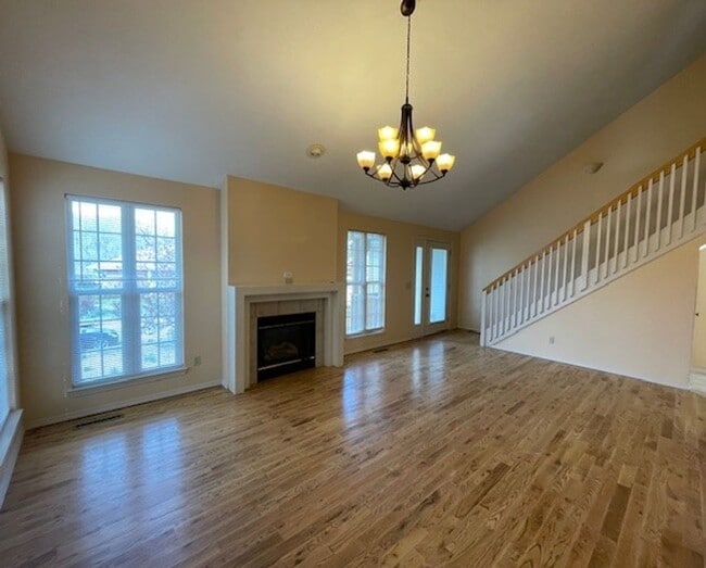 Building Photo - 4 Bedroom Home in SE Springfield!