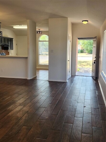 Building Photo - 504 Texas Ave