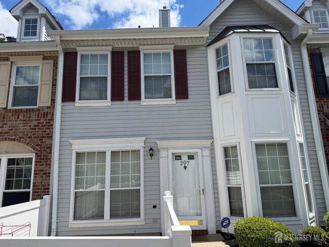 Building Photo - 207 Darwin Ln