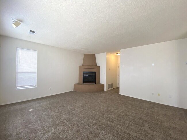 Building Photo - 2 STORY SW STYLE HOME W/LOFT