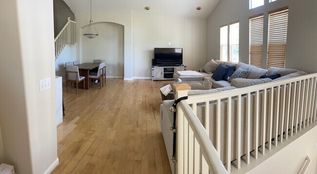 Building Photo - 26 Burlingame